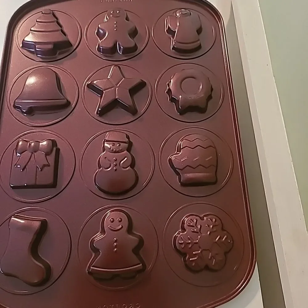 Crofton  Holiday  Cookie  Pan